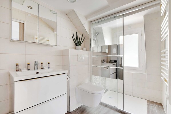 Apartment | Bathroom - Quiet Studio - 2P - Sentier (Paris)