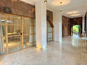 Hallway - Mansionality Loftd (Tlalpujahua)