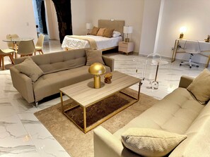 Family Studio Suite, Mountain View | Desk, laptop workspace, blackout curtains, free WiFi - Mansionality Loftd (Tlalpujahua)