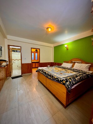Standard Room, Garden View - Suraj Cottage by The Himalayan Stories (Manali)