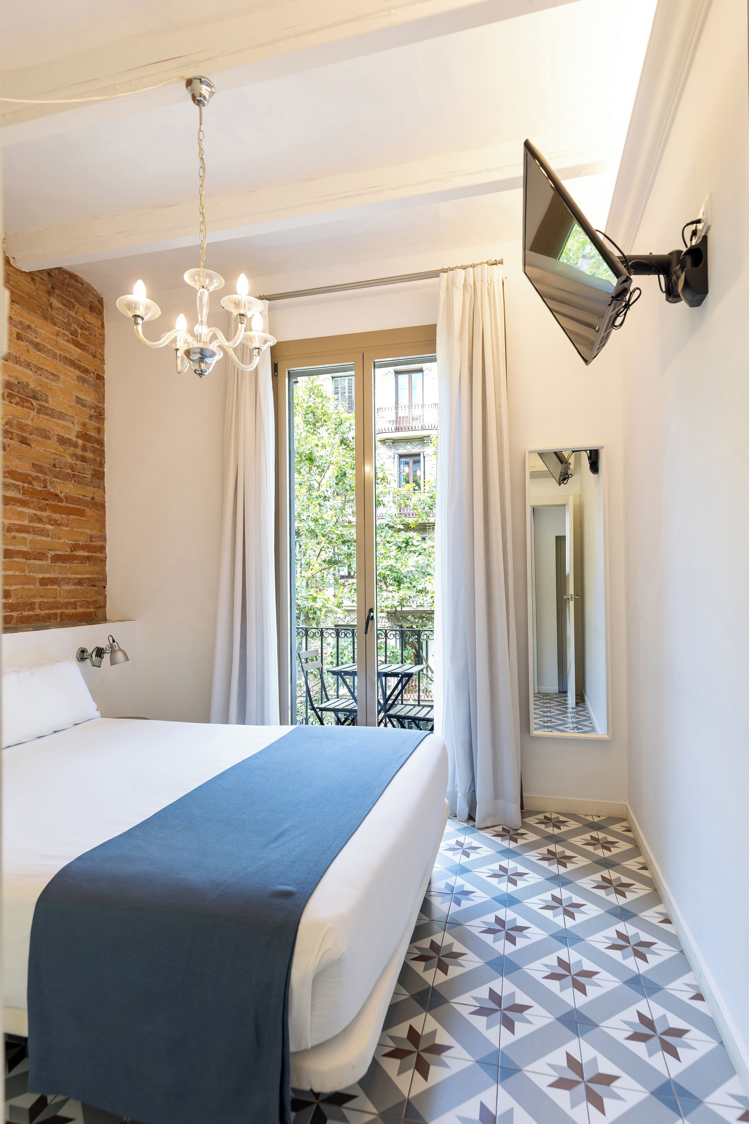 Apartamento superior, vistas a la ciudad | Tabla de planchar con plancha y wifi gratis