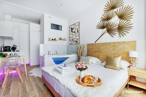 1 chambre, espace de travail pour ordinateur portable