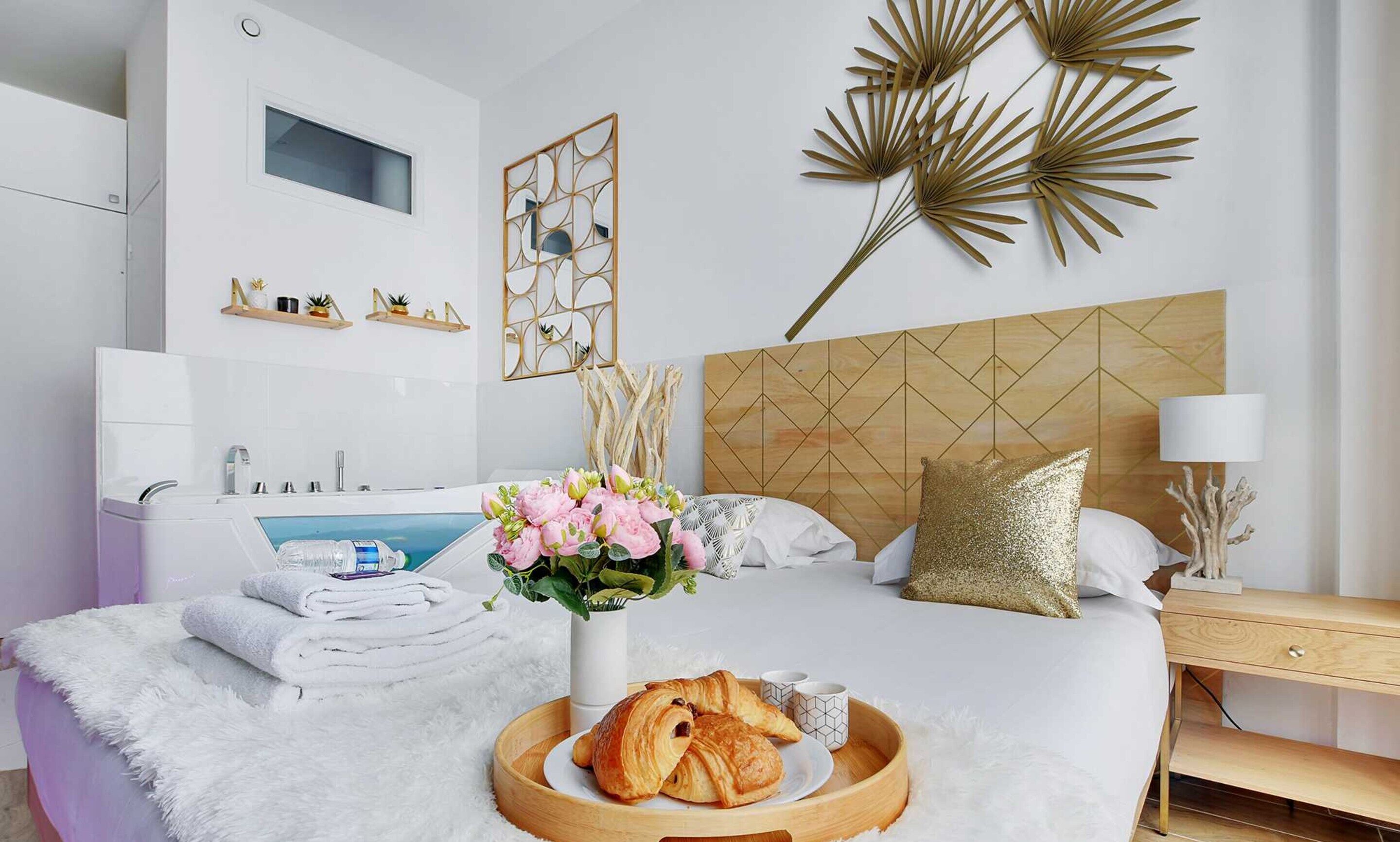 Apartment | 1 bedroom, laptop workspace, iron/ironing board, bed sheets