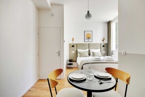 1 bedroom, laptop workspace, bed sheets - Comfortable Studio - 2P - Clignancourt/sacre-coeur (Paris)