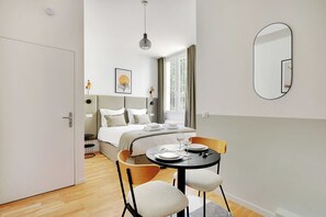 1 bedroom, laptop workspace, bed sheets - Comfortable Studio - 2P - Clignancourt/sacre-coeur (Paris)