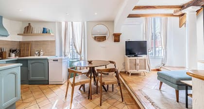 Charming Apartment Heart of Suquet