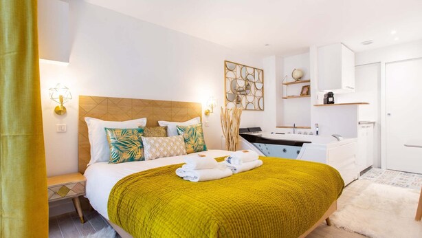 Room - Love Room - 2P With Jacuzzi (Paris)