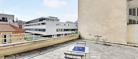 Apartment | Outdoor dining