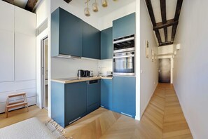 Apartment | Private kitchen - Authentic Studio - 2P - Hotel de Ville (Paris)
