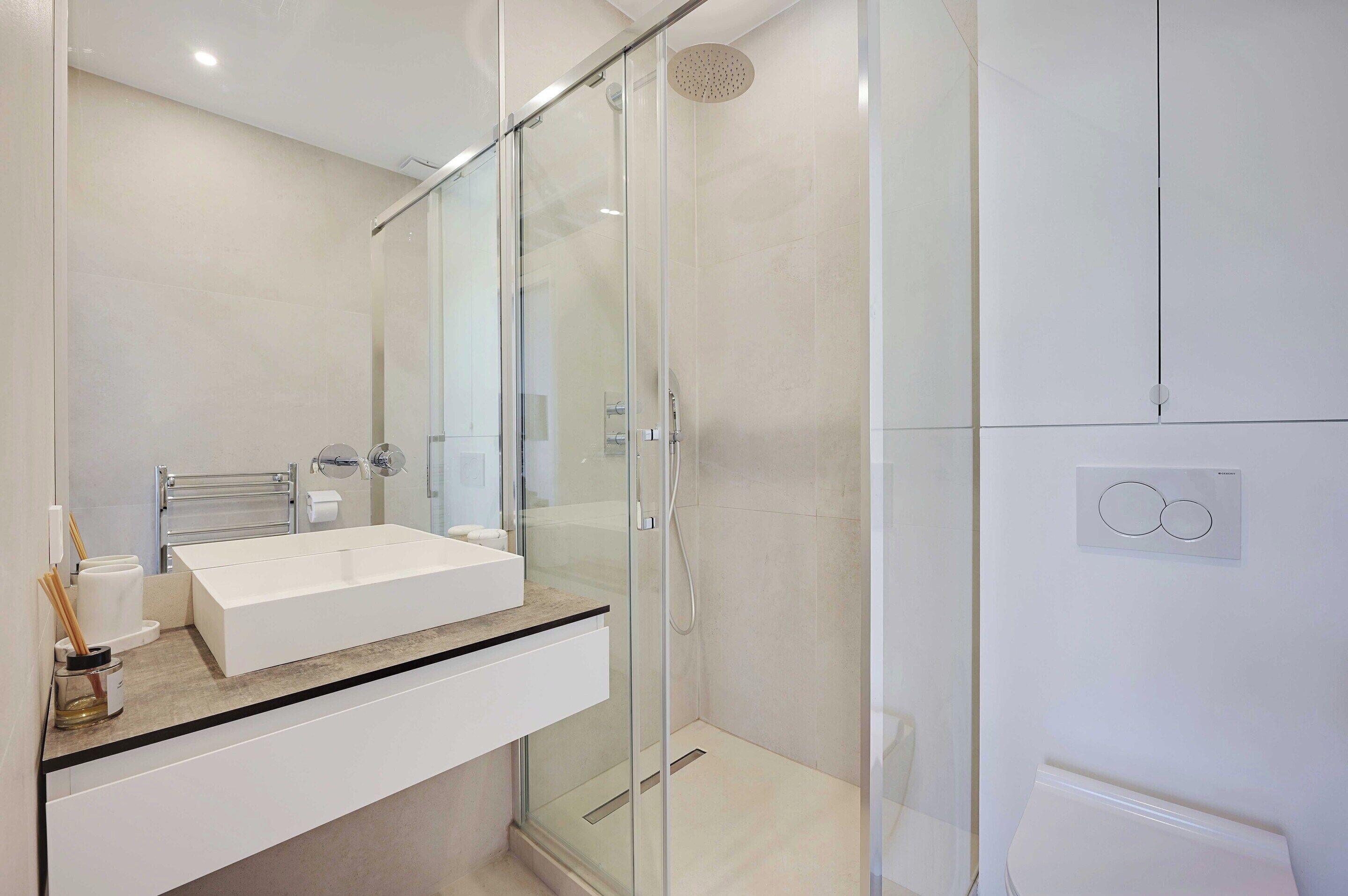 Apartment | Bathroom | Towels