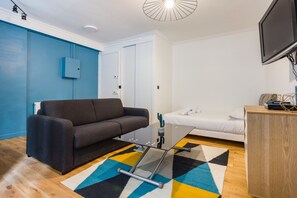 Apartment | Living area - Cozy Studio in the Heart of Paris (Paris)