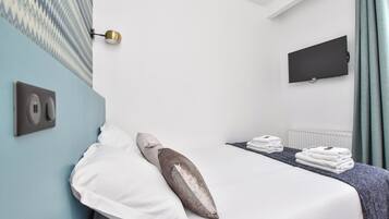 Apartment | 1 bedroom, iron/ironing board, bed sheets