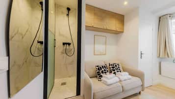 Apartment | Bathroom