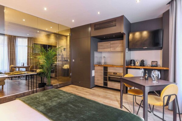 Apartment | 1 bedroom, iron/ironing board, bed sheets