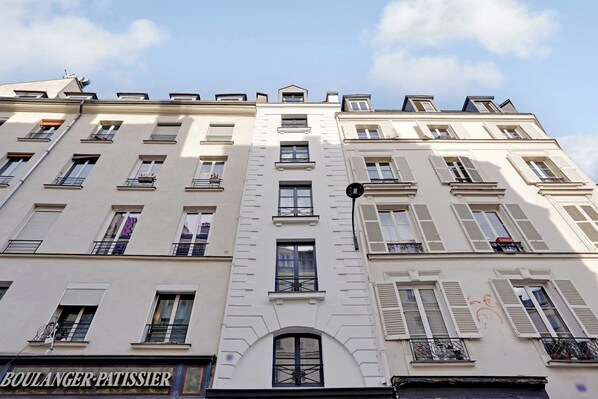 Exterior - Intimate Studio - 2P - Republique (Paris)