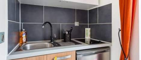 Căn hộ | Bếp riêng | Tủ lạnh, lò vi sóng, bếp nấu, dụng cụ pha cà phê/trà