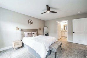 8 bedrooms, desk, iron/ironing board, travel crib - Spacious 8BR 8BA Combined Condos in Traverse City (Williamsburg)