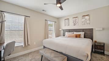 8 bedrooms, desk, iron/ironing board, travel crib