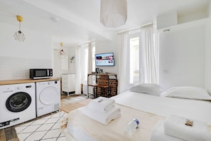 Appartement | 1 slaapkamer, een laptopwerkplek, een strijkplank/strijkijzer