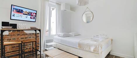 公寓 | 1 多间卧室、笔记本电脑工作区、熨斗/熨衣板、床单