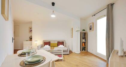 Bright, Modern Studio for 2P - La Defense