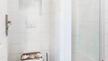 Apartment | Bathroom