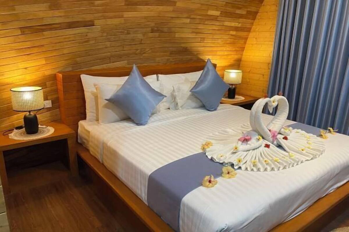 Ropa de cama de alta calidad y artículos del minibar gratis 