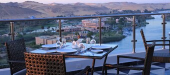 阿斯旺藍蓮花尼羅河套房飯店