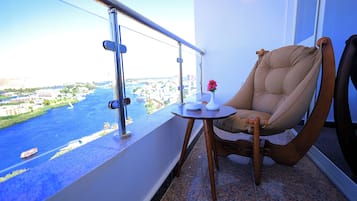 Deluxe Suite | Terrace/patio