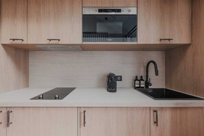 Leilighet | Eget kjøkken | Kjøleskap, mikrobølgeovn, kaffetrakter/tekoker og vannkoker