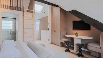 2 bedrooms, laptop workspace, iron/ironing board, bed sheets