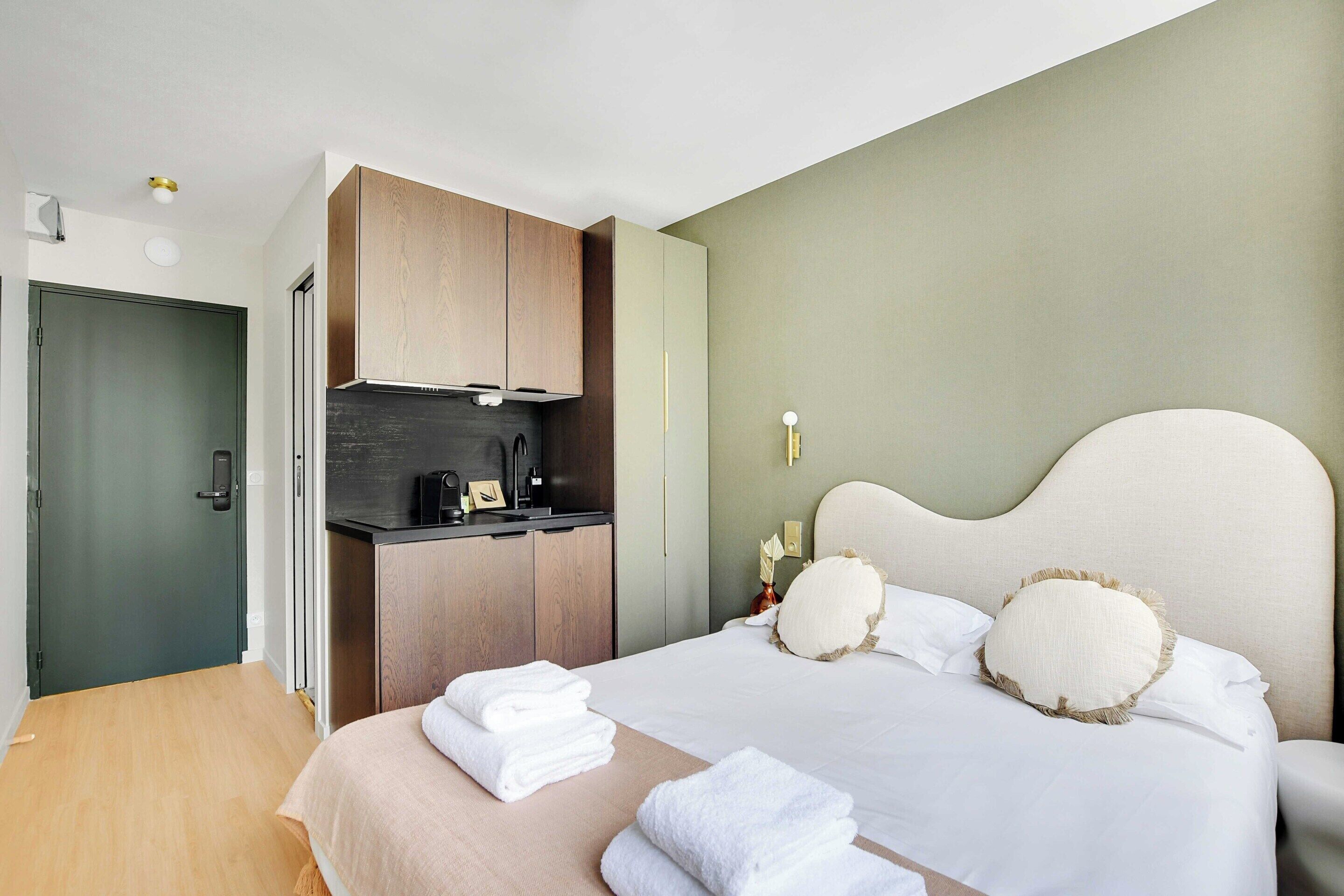 1 bedroom, laptop workspace, iron/ironing board, bed sheets