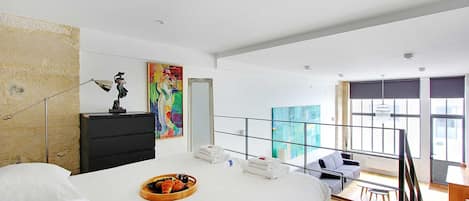 Apartament | 2 dormitoris i espai de treball apte per a portàtils