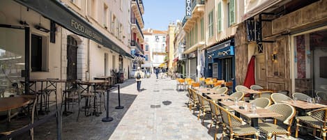 Apartment | Outdoor dining