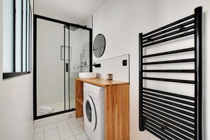 Apartment | Bathroom - Charming Studio A/C - 2P - Le Marais (Paris)