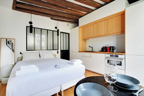 Apartment | 1 bedroom, iron/ironing board, bed sheets - Charming Studio A/C - 2P - Le Marais (Paris)