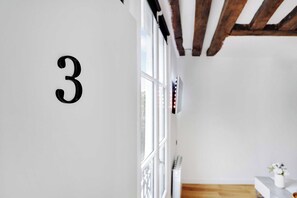 Apartment | Interior - Charming Studio A/C - 2P - Le Marais (Paris)