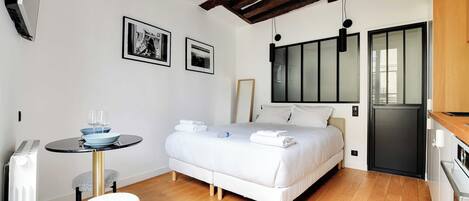 Apartment | 1 bedroom, iron/ironing board, bed sheets