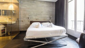 Apartment | 1 bedroom, iron/ironing board, bed sheets - Modern Apartment - 1br/4p - Passy (Paris)