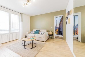 Living area - Authentic Studio - 2P - Eiffel Tower (Paris)