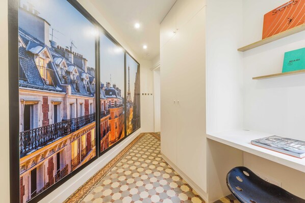 Apartment | Interior - Authentic Studio - 2P - Eiffel Tower (Paris)