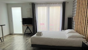 Apartment | 1 bedroom, iron/ironing board, bed sheets