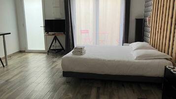 1 bedroom, iron/ironing board, bed sheets