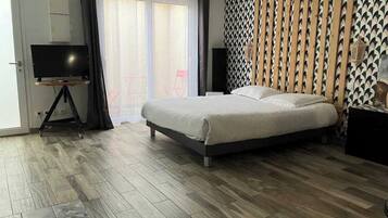 1 bedroom, iron/ironing board, bed sheets