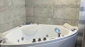 Apartment | Bathroom