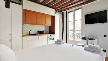 Apartment | 1 bedroom, bed sheets