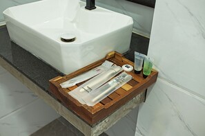 Classic Double or Twin Room | Bathroom | Shower, slippers, soap, shampoo - KONG KEA Angkor Villa (Siem Reap)