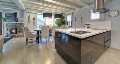 ARANESE HOUSE, A MIX OF RUSTIC AND MODERN STYLE NEAR BAQUEIRA by ETH FLĂC