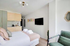 Apartment | Laptop workspace, iron/ironing board, bed sheets - Modern "green Suites" Residence - Meudon/velizy (Meudon)