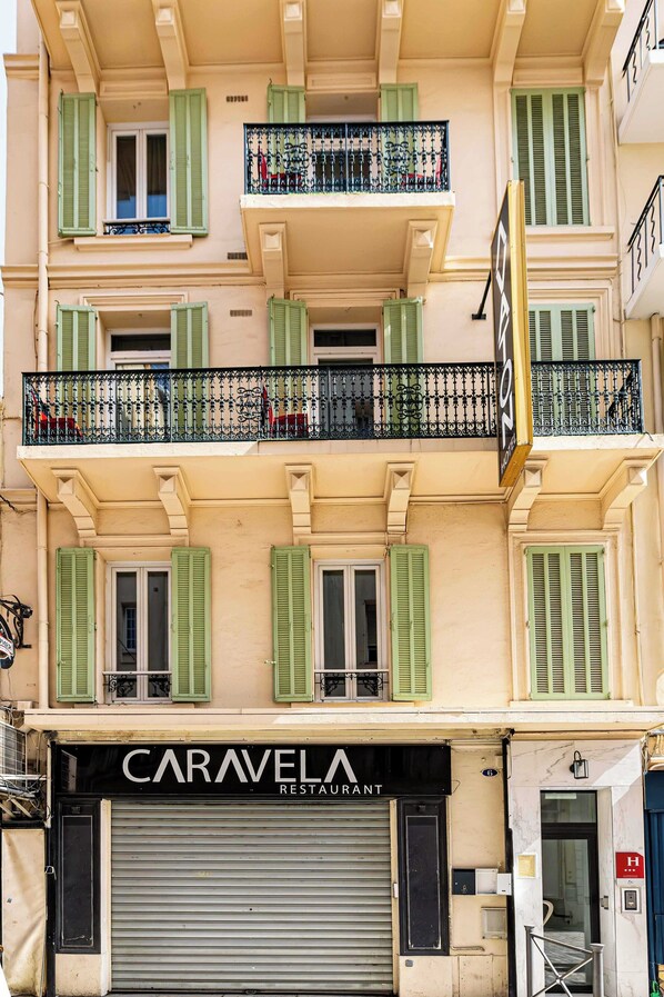 Exterior detail - Hotel Avaton - Deluxe Balcony Bedroom - Cannes Palais (Cannes)
